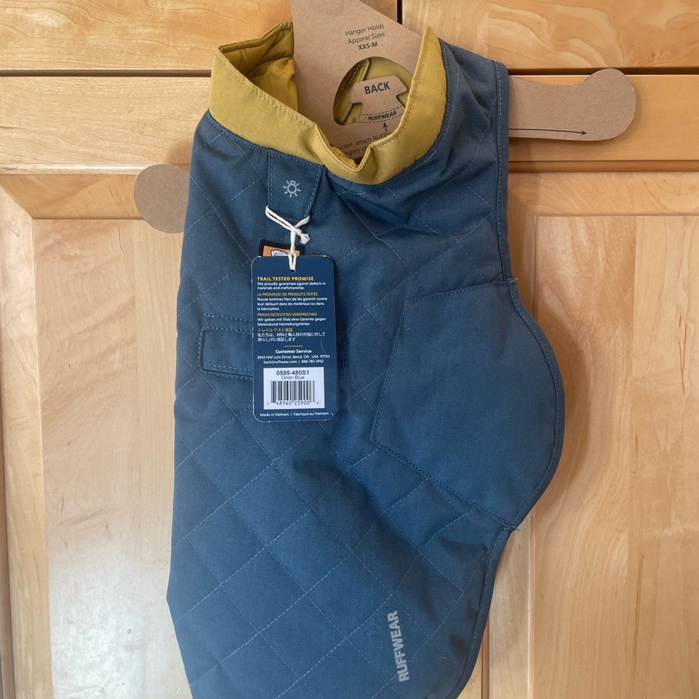 The Stumptown quilted dog jacket by Ruffwear NWT